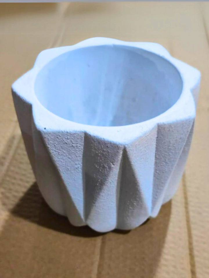 Frosted Ceramic Flower Pot: A Modern Touch for Your Home or Office